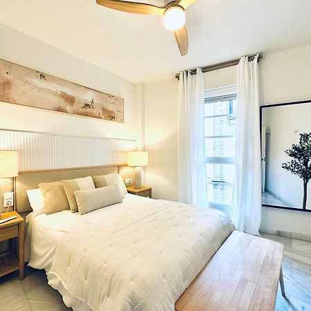 Nuevo Cathedral Deluxe Apartment Sinesedesignhomes Малага Екстериор снимка